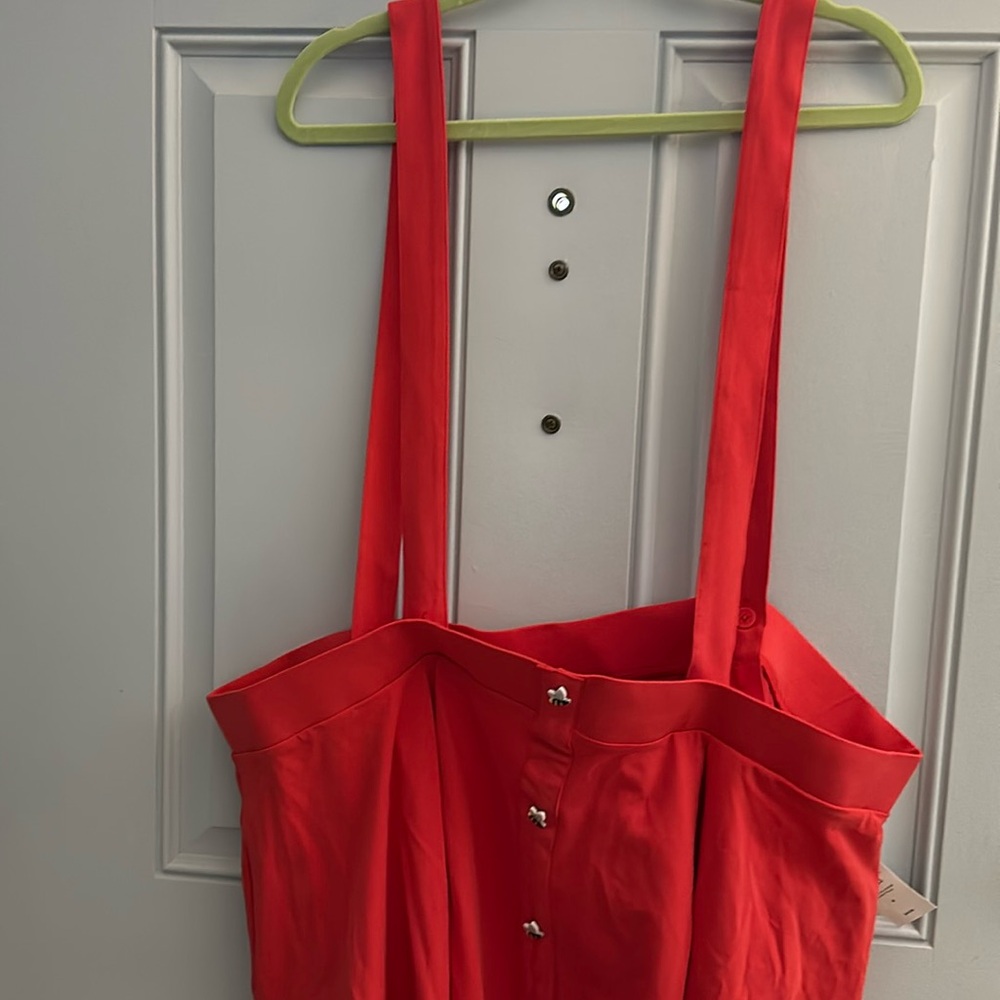 NWT Hot Topic Plus size 4 Disney skirt with detachable suspenders.